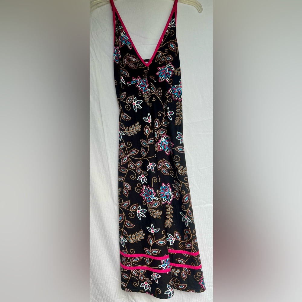 Cool cotton dress with batik-style print and adjustable straps